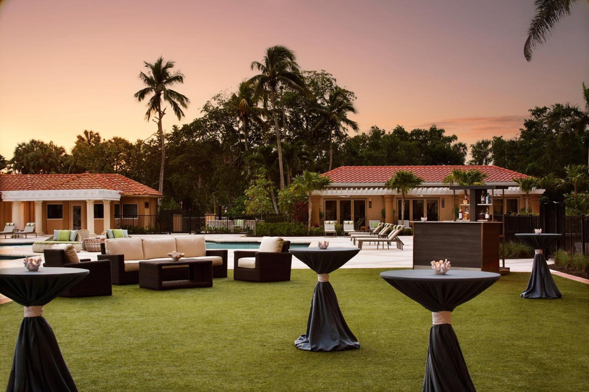 The Ritz-Carlton Naples Hotel Exterior photo
